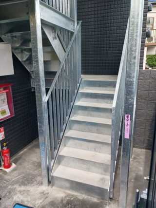 鉄骨階段